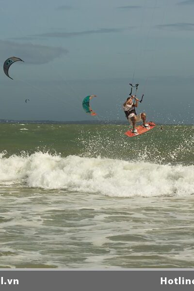 Kitesurfing Lessons Vietnam: All you need to know